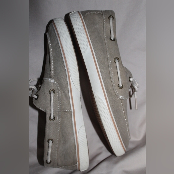 Sperry Top-Sider "Halyard" Shoes - Picture 13 of 16